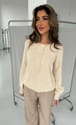 Continue Striktrøje - Lilja - Sand