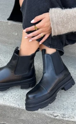 Copenhagen Shoes Støvle - You And Me Low - Black (With Black Sole)