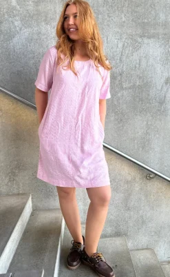 Freequent Kjole - Lava - Off-white w. Fuchsia Pink