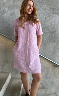 Freequent Kjole - Lava - Off-white w. Fuchsia Pink