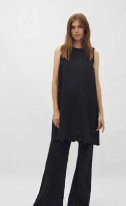 Global Funk Top - Rihne Scallop-G - Black