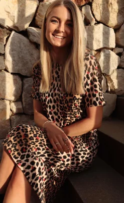 Liberte Kjole - Alma T-shirt - Lux Leo/Red Heart