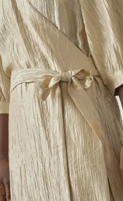 Love & Divine Kjole - Love913-11 - Gold