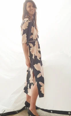 Love & Divine Kjole - Love1354 - Black/Flower