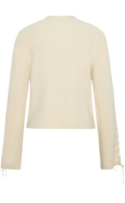 Moves Strik - Jennz - Castle Wall