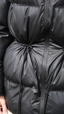 Neo Noir Puffer Jakke - Mayra - Black