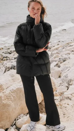 Neo Noir Puffer Jakke - Mayra - Black