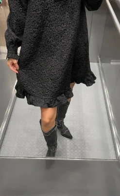 Noella Kjole - Reno Ruby Ruffle - Black