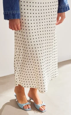 Noella Nederdel - Kenya - Carmine White Print