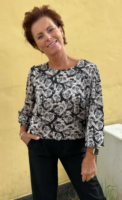 Say INA Copenhagen Bluse - Chili - Black Roses