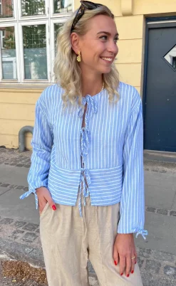 Say INA Copenhagen Bluse - Cornelia - Blue / White Stripe (vendbar)