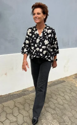 Say INA Copenhagen Bluse - Datia - Black W. Beige Flowers