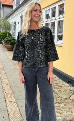 Say INA Copenhagen Bluse - Lara - Grey Leopard
