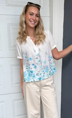 Say INA Copenhagen Bluse - Nina - Off White W. Blue Flowers