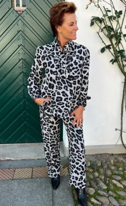 Say INA Copenhagen Bluse - Pia - Grey Leopard