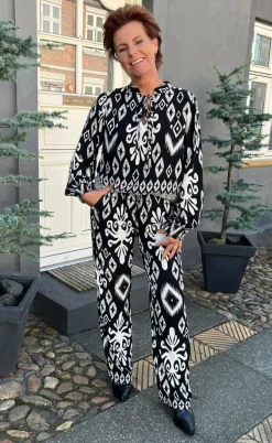 Say INA Copenhagen Bukser - Tora - Black/White Paisley
