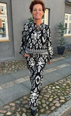 Say INA Copenhagen Bukser - Tora - Black/White Paisley