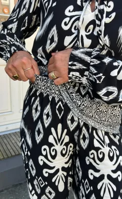 Say INA Copenhagen Bukser - Tora - Black/White Paisley
