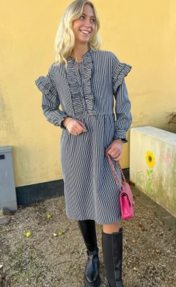 Say INA Copenhagen Kjole - Emilie - Black Striped