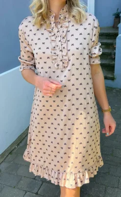 Say INA Copenhagen Kjole - Philine - Camel Bow