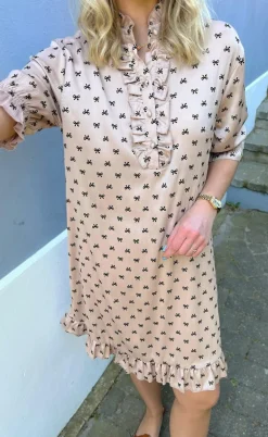 Say INA Copenhagen Kjole - Philine - Camel Bow