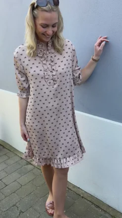 Say INA Copenhagen Kjole - Philine - Camel Bow