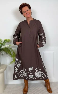Say INA Copenhagen Kjole - Tilde Long - Chocolate Brown W. Embroidery