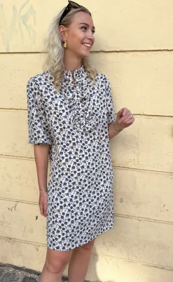 Say INA Copenhagen Kjole - Camilla - White/Blue Flower