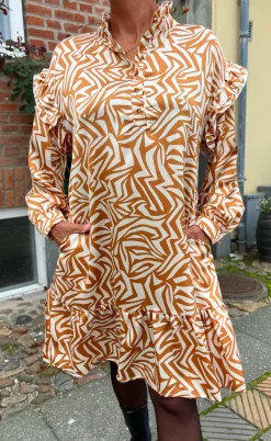 Say INA Copenhagen Kjole - Lisa - Beige/Camel Print