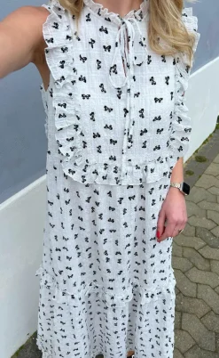 Say INA Copenhagen Kjole - Lilja Bow Dress - White w. Black Bows