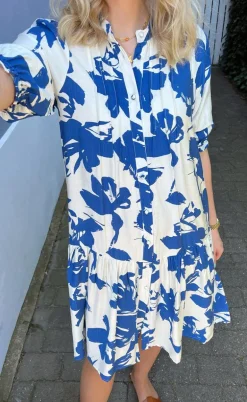 Say INA Copenhagen Kjole - Anja - White / Blue Flower