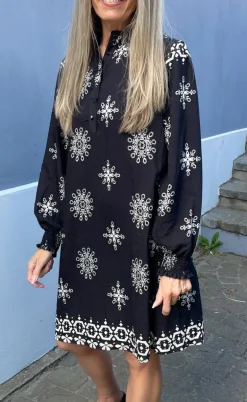 Say INA Copenhagen Kjole - Augusta - Black W. White