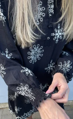 Say INA Copenhagen Kjole - Augusta - Black W. White