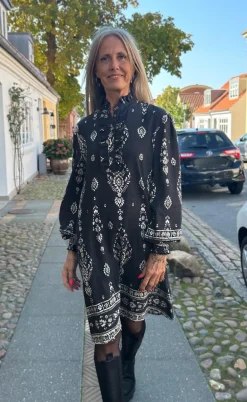 Say INA Copenhagen Kjole - Paulina - Antracit W. Paisley