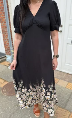 Say INA Copenhagen Kjole - Mirabelle - Black W. Flowers