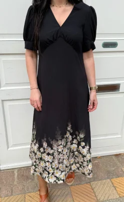 Say INA Copenhagen Kjole - Mirabelle - Black W. Flowers