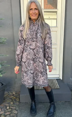 Say INA Copenhagen Kjole - Paulina - Mixed Paisley