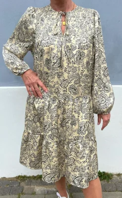 Say INA Copenhagen Kjole - Vanessa - Creme / Black Paisley