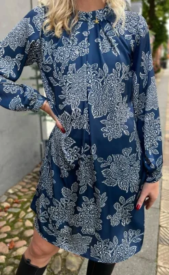 Say INA Copenhagen Kjole - Hazel - Navy Blue Flower