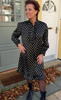 Say INA Copenhagen Kjole - Pia - Black W. Green Dots