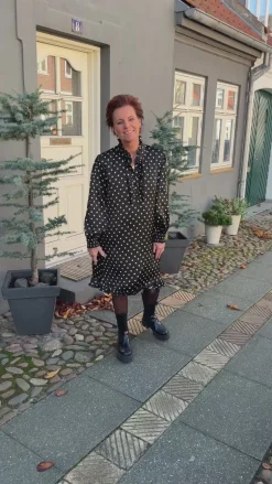 Say INA Copenhagen Kjole - Pia - Black W. Green Dots