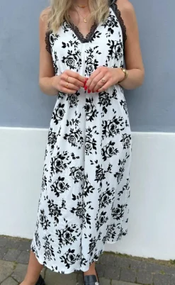 Say INA Copenhagen Kjole - Nellie - White / Black Roses