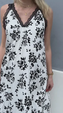 Say INA Copenhagen Kjole - Nellie - White / Black Roses