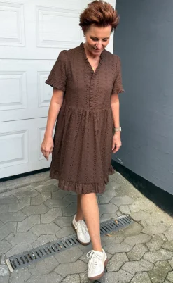 Say INA Copenhagen Kjole - Catja Summer - Mocca Broderie Anglaise
