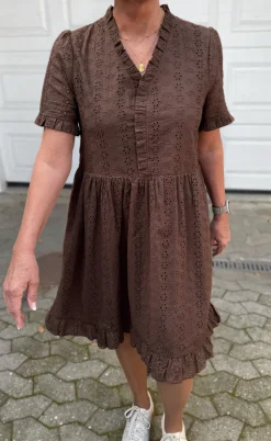 Say INA Copenhagen Kjole - Catja Summer - Mocca Broderie Anglaise