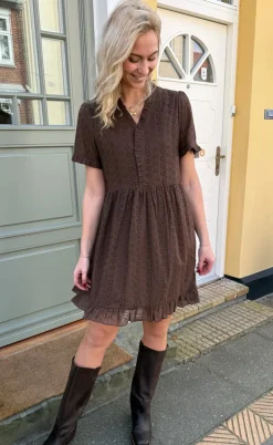 Say INA Copenhagen Kjole - Catja Summer - Mocca Broderie Anglaise
