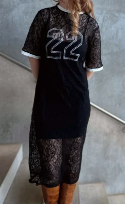 Say INA Copenhagen Kjole - Susanna Football - Black Lace (vendbar)