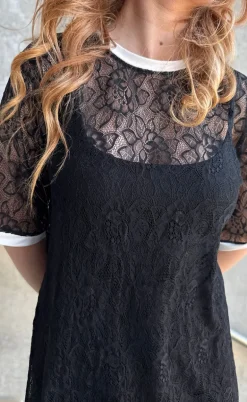 Say INA Copenhagen Kjole - Susanna Football - Black Lace (vendbar)