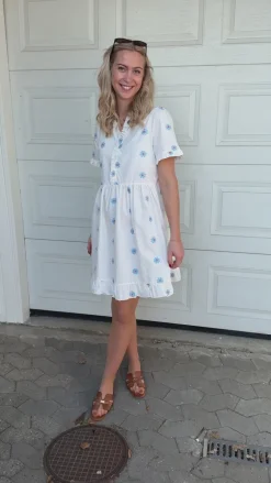 Say INA Copenhagen Kjole - Catja Summer - Blue Flower Embroidery