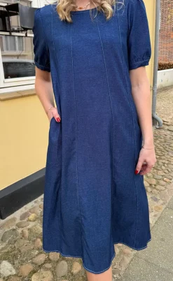 Say INA Copenhagen Kjole - Daniella Denim - Denim Blue W. White Stitches